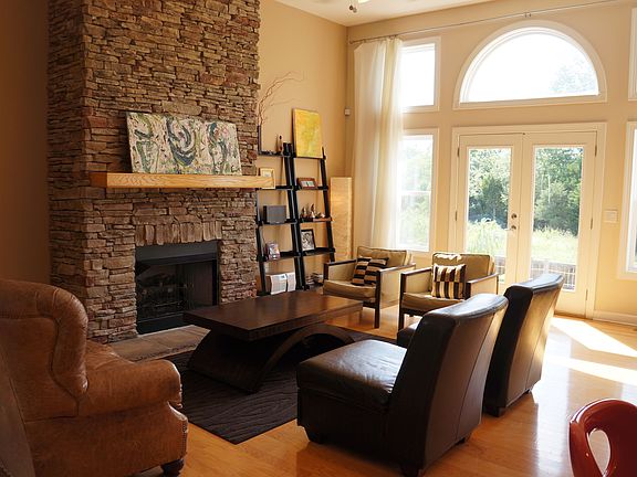 5th image of 8056 Canonbury Dr
