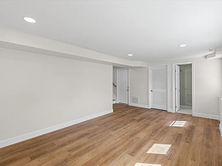 927 Edgemoor Rd — Photo 20