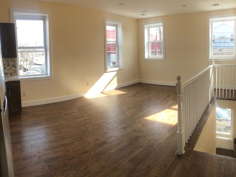 1st image of 190 Delancey St #2