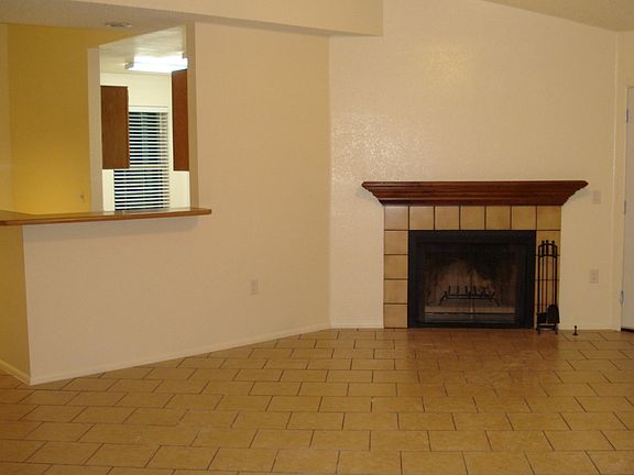 Fireplace, Bar