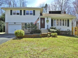 12 Ridgewood Ter, Poughkeepsie, NY 12603