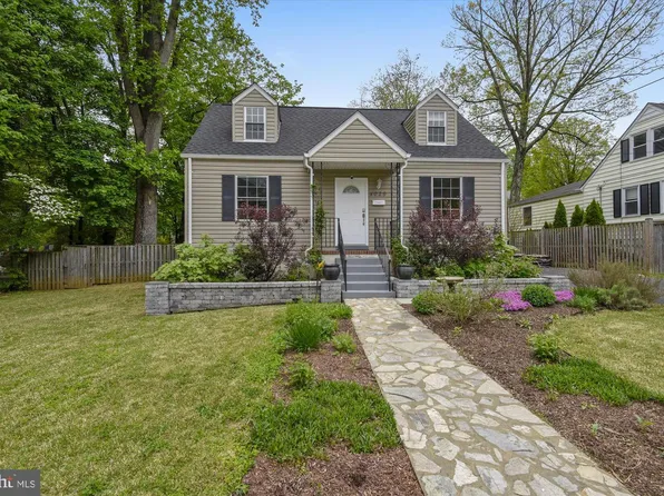 4029 Woodland Dr, Fairfax, VA 22030