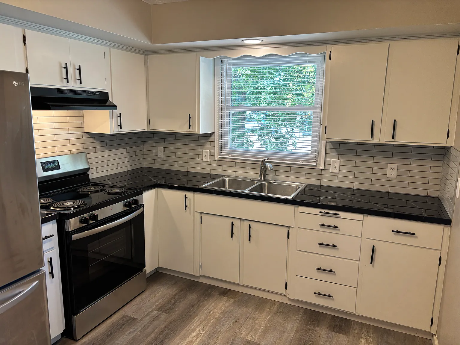 2 bed, 850 sqft, $1,150 — Photo 2