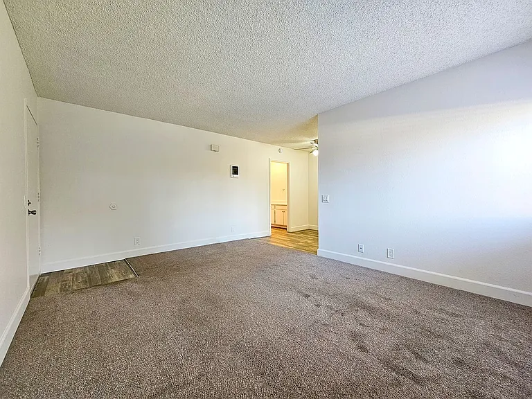 Crestwood Apartments — Photo 3