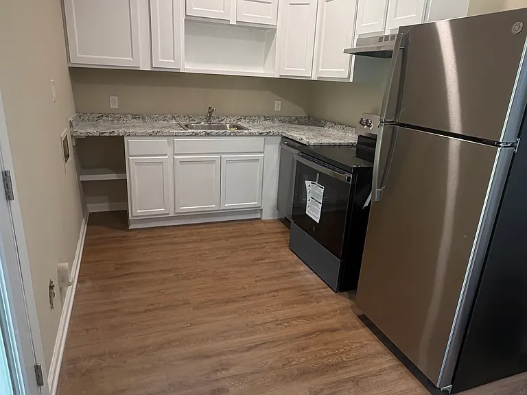 183 Vaughn Rd — Photo 7