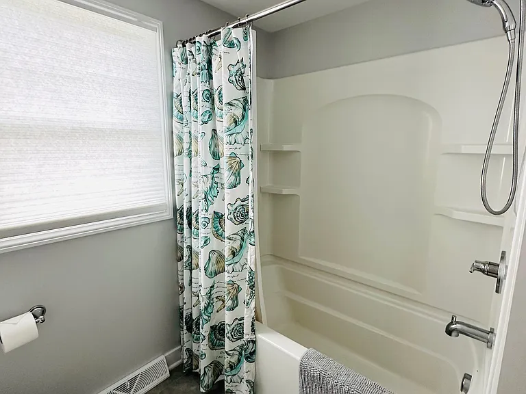 60 Traymore St — Photo 12
