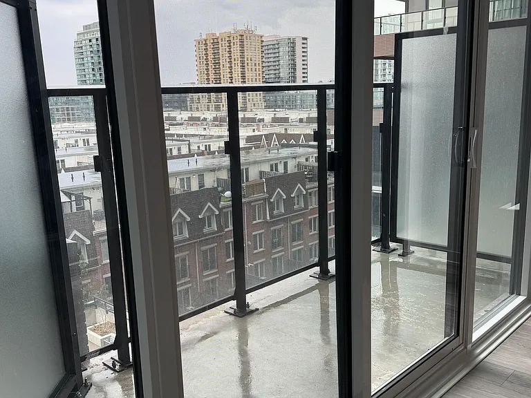 285 Dufferin St #501 — Photo 3