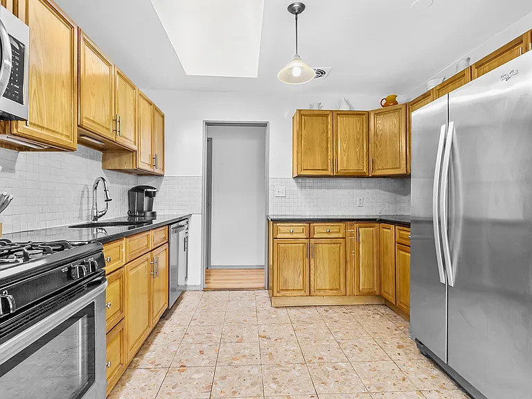 8 Halsey Ln — Photo 15
