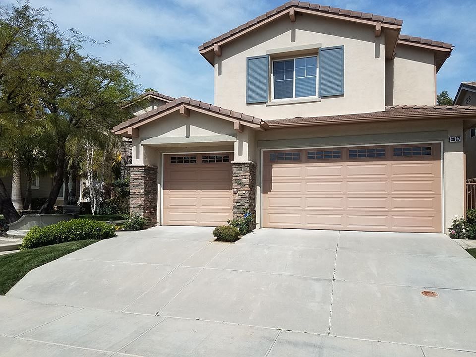 2nd image of 3867 Grandview Dr