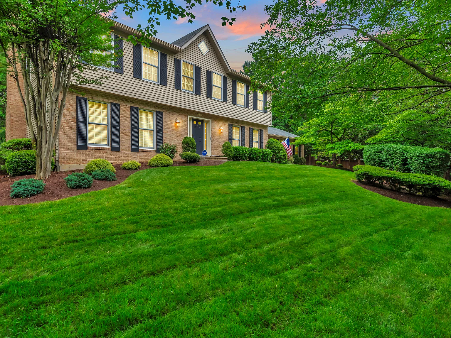 4 bed, 3.5 bath, 3581 sqft, $6,500 — Photo 1