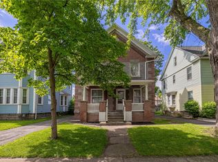 77 Roslyn St, Rochester, NY 14619