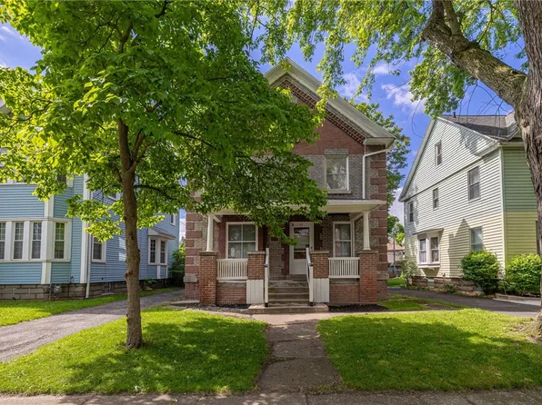 77 Roslyn St, Rochester, NY 14619