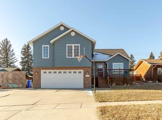 2711 Hoefer Ave, Rapid City, SD 57701