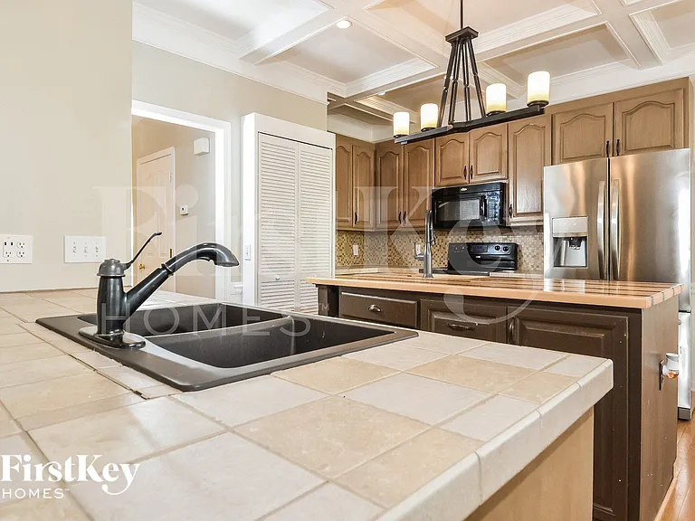 5102 Birnamwood Trl — Photo 6