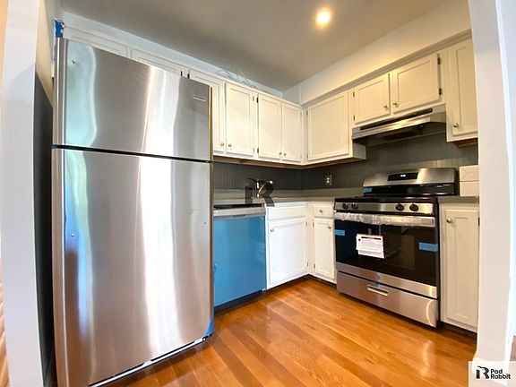 3rd image of 450 Carlton Ave #2A