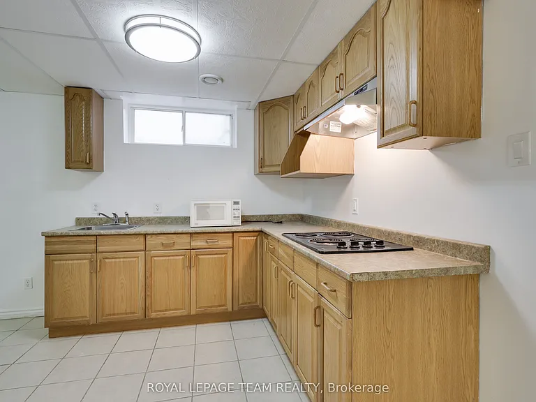 35 Norgold Cres — Photo 44