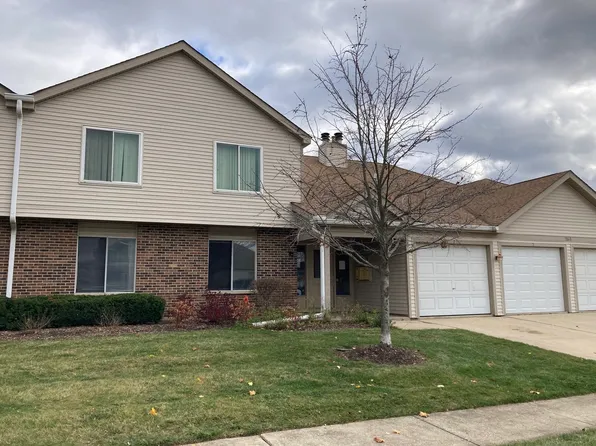7060 Newport Dr APT 102, Woodridge, IL 60517