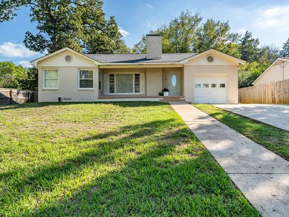 1018 Woodland Dr, Palestine, TX 75801