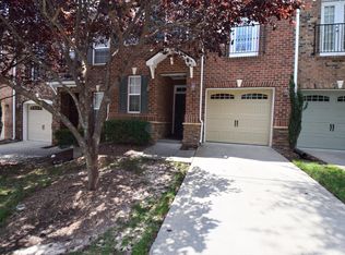 1013 Remington Oaks Cir, Cary, NC 27519