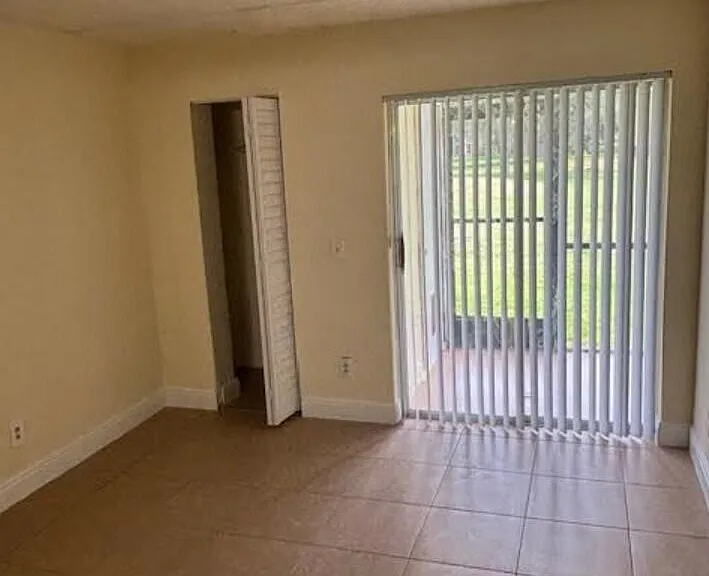 1205 Meadows Cir — Photo 11
