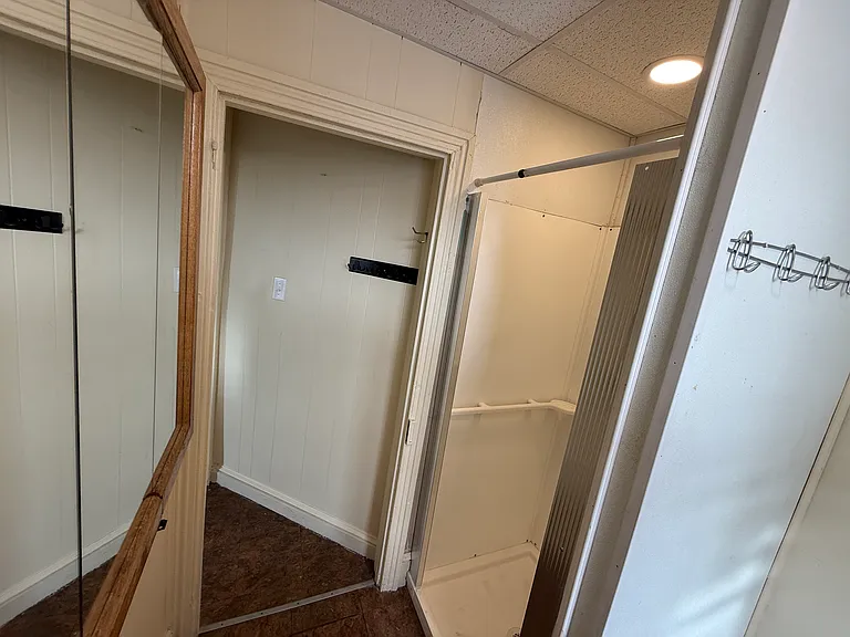 253 N York Street — Photo 8