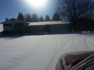 29592 Hickey Rd, Chesterfield, MI 48051