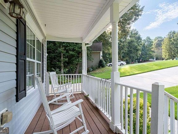 4th image of 24 Augusta Way