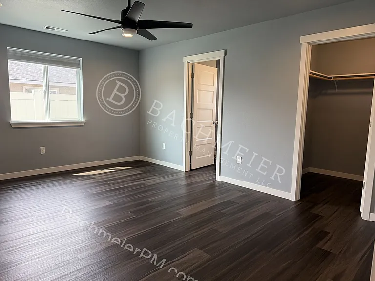 151 SW Nye Ave — Photo 6
