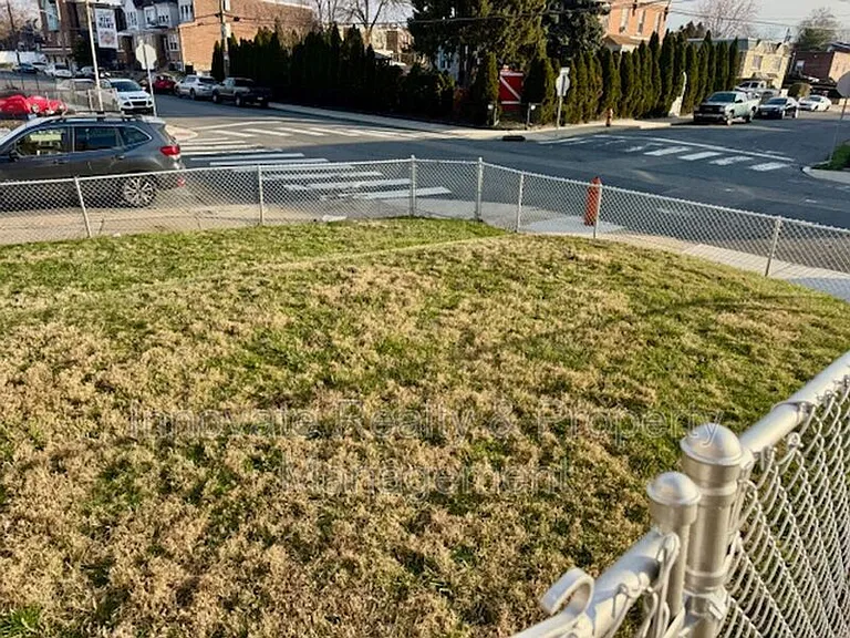 4400 Sheffield Ave #2 — Photo 12