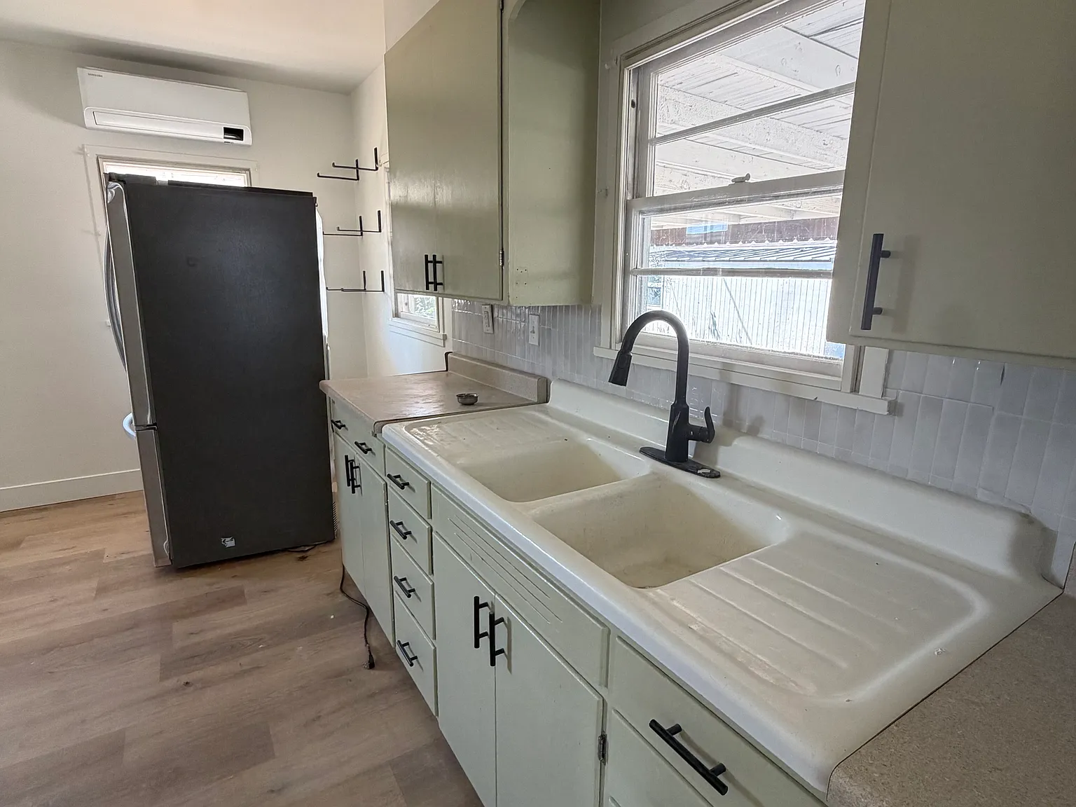 4 bed, 1220 sqft, $2,500 — Photo 4