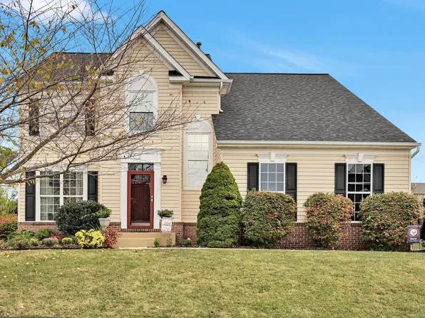7641 Pinewild Rd, Seven Valleys, PA 17360