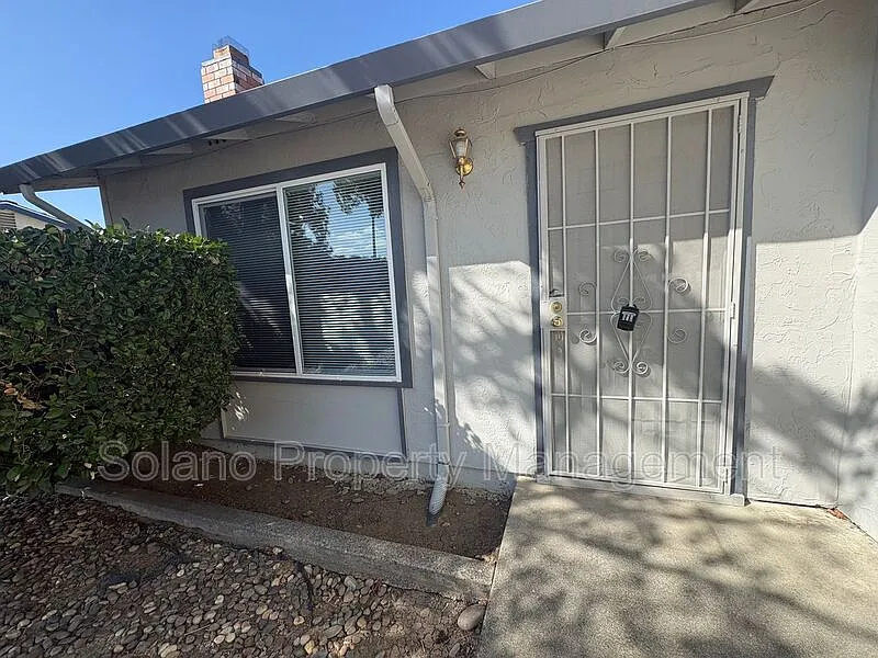 2 bed, 1.0 bath, 900 sqft, $1,895 — Photo 3