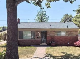 19545 Hardy St, Livonia, MI