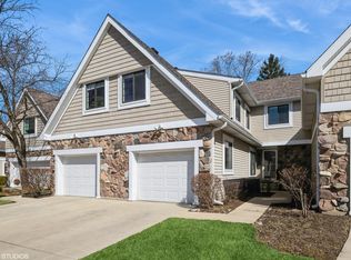 2521 Windsor Ln, Northbrook, IL