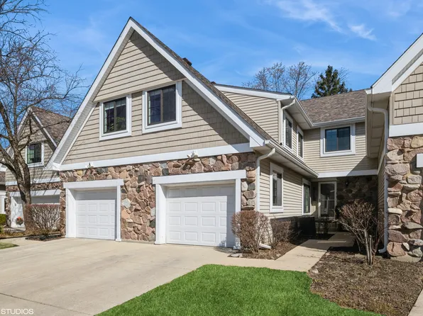 2521 Windsor Ln, Northbrook, IL 60062