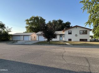 521 13th St SE, Jamestown, ND 58401