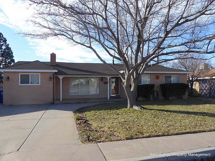 1st image of 3207 Dakota St NE
