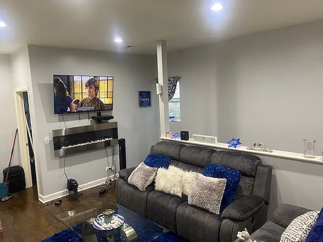 313 S Albany Ave #2 — Photo 9