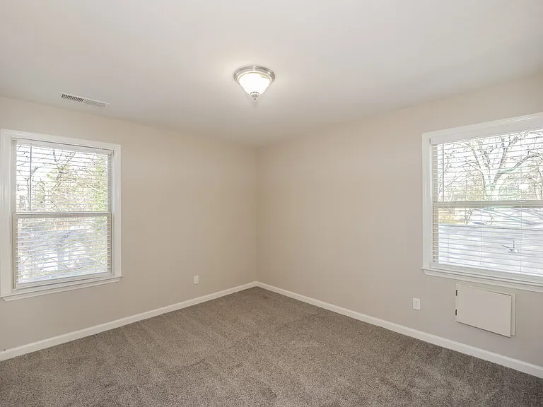 1863 Phillips Ave — Photo 17