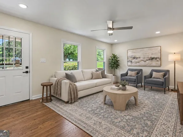 2884 Ben Hill Rd, East Pt, GA 30344