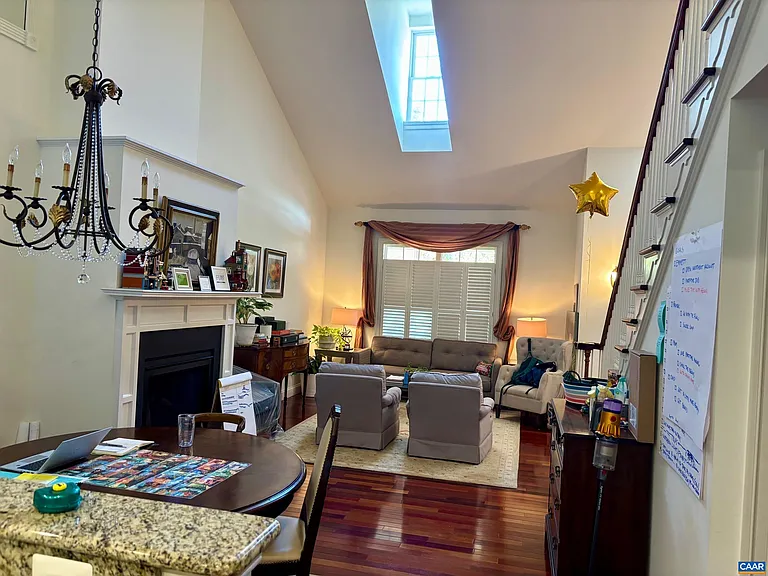 836 Colridge Dr — Photo 3