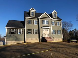 24 Hopkins St, Wilmington, MA 01887