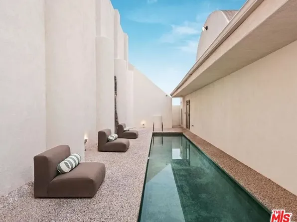 8435 Franklin Ave, Los Angeles, CA 90069