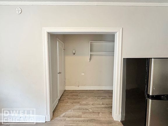 5th image of 2874 N Milwaukee Ave #130