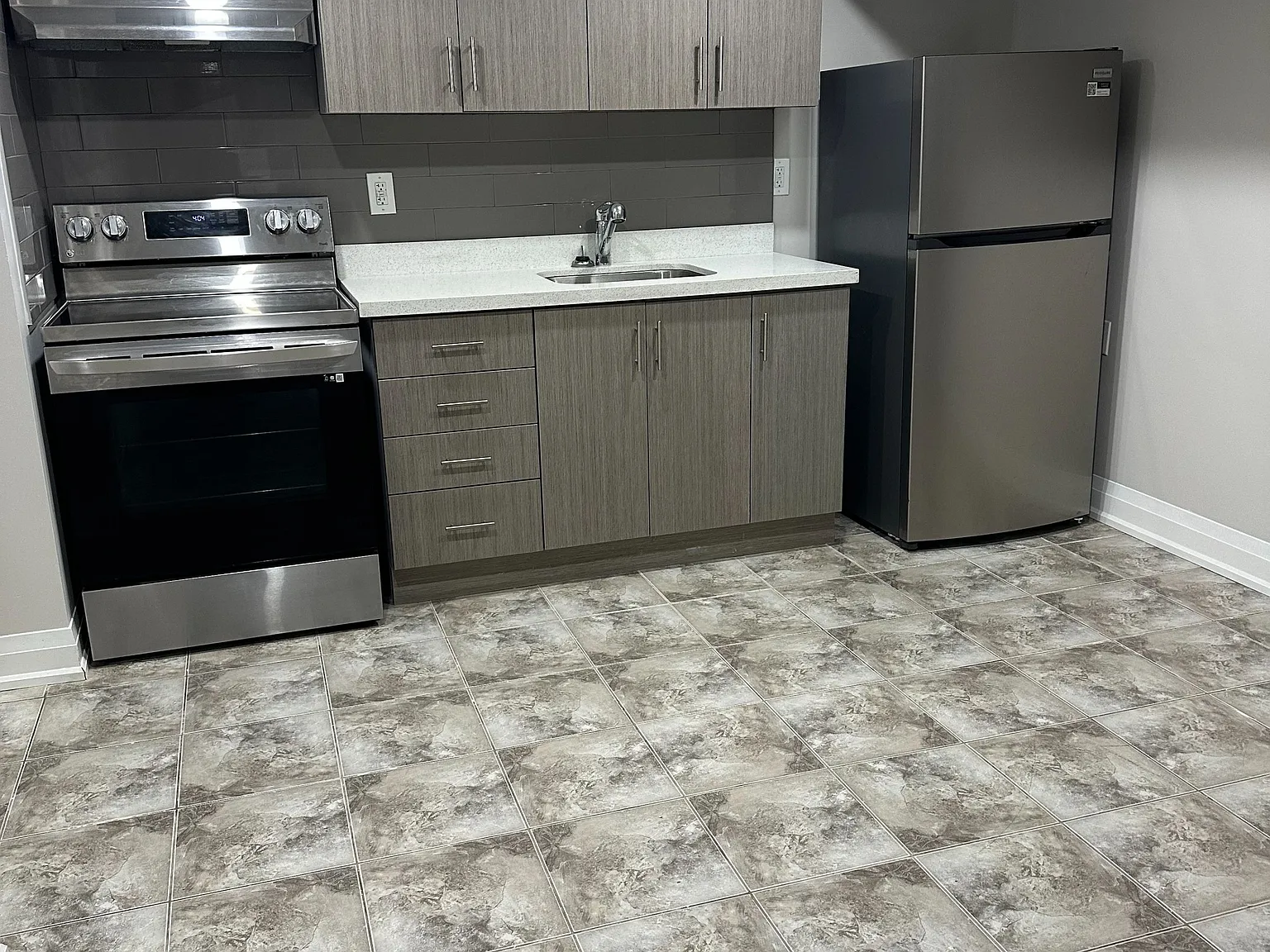 2 bed, $2,100 — Photo 2