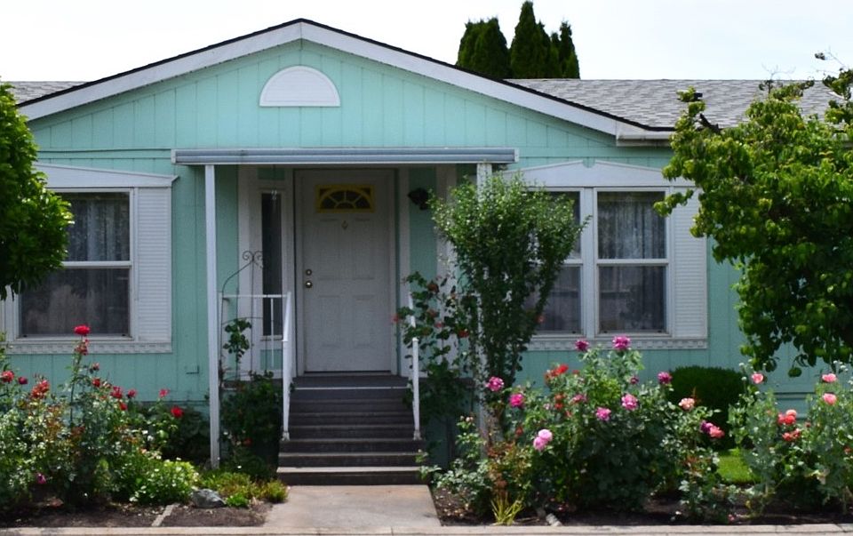 1st image of 545 NE Villa Avenue