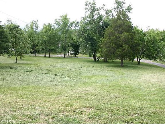 5th image of 136 Flynn Dr