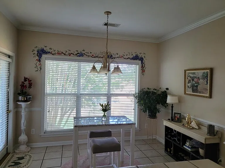 325 Mountain Ridge Rd — Photo 2