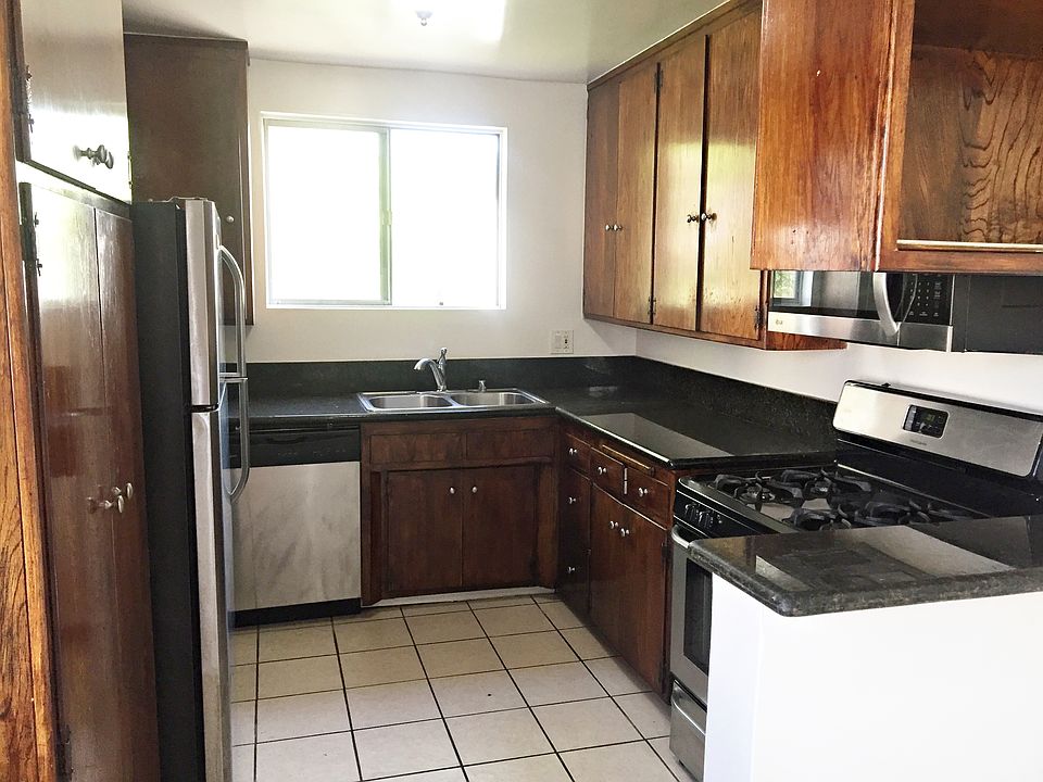 1st image of 933 Wilcox Ave APT 4