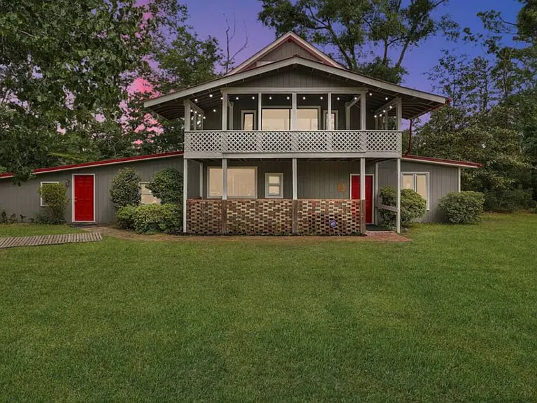 7241 Darden Rd — Photo 2